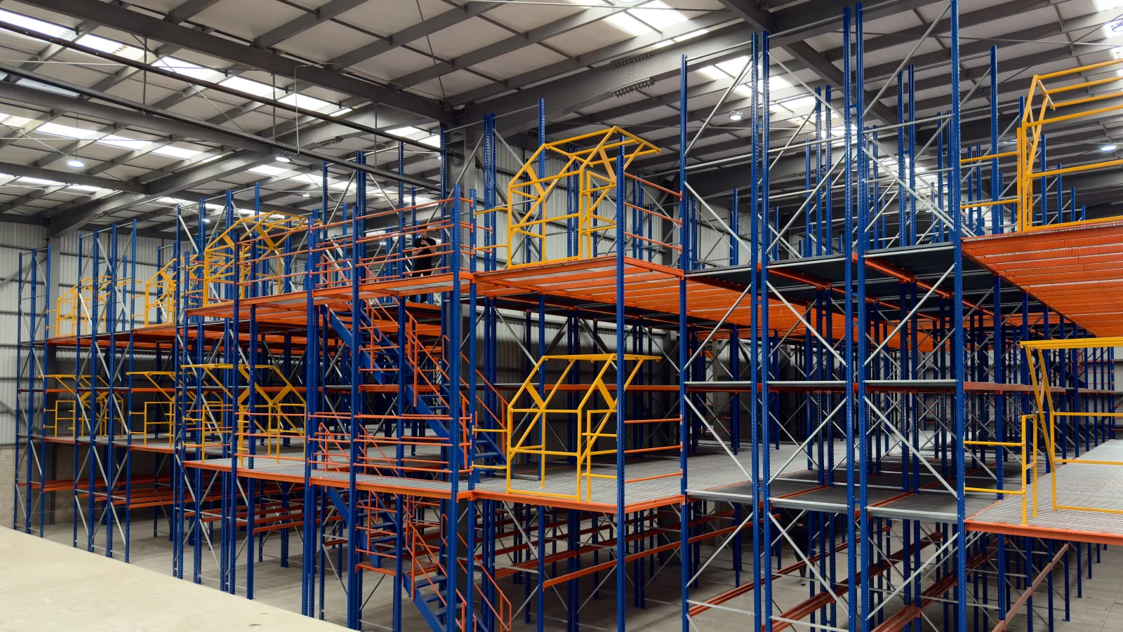 Rack Entrepiso FMP Racks de alta resistencia