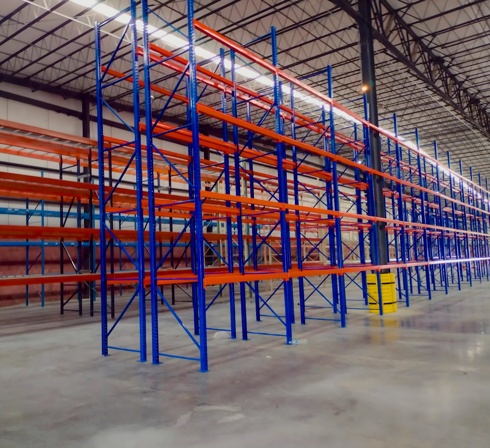 Rack selectivo FMP Racks con acceso directo a cada tarima