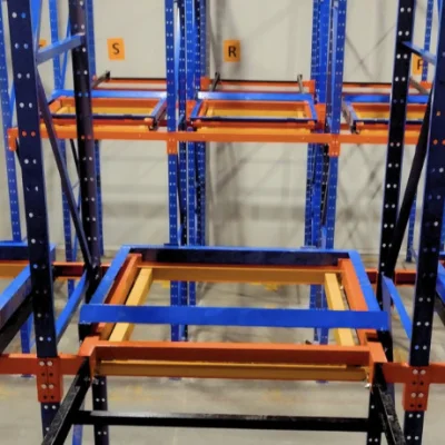 Acercamiento al carril interno del rack push back